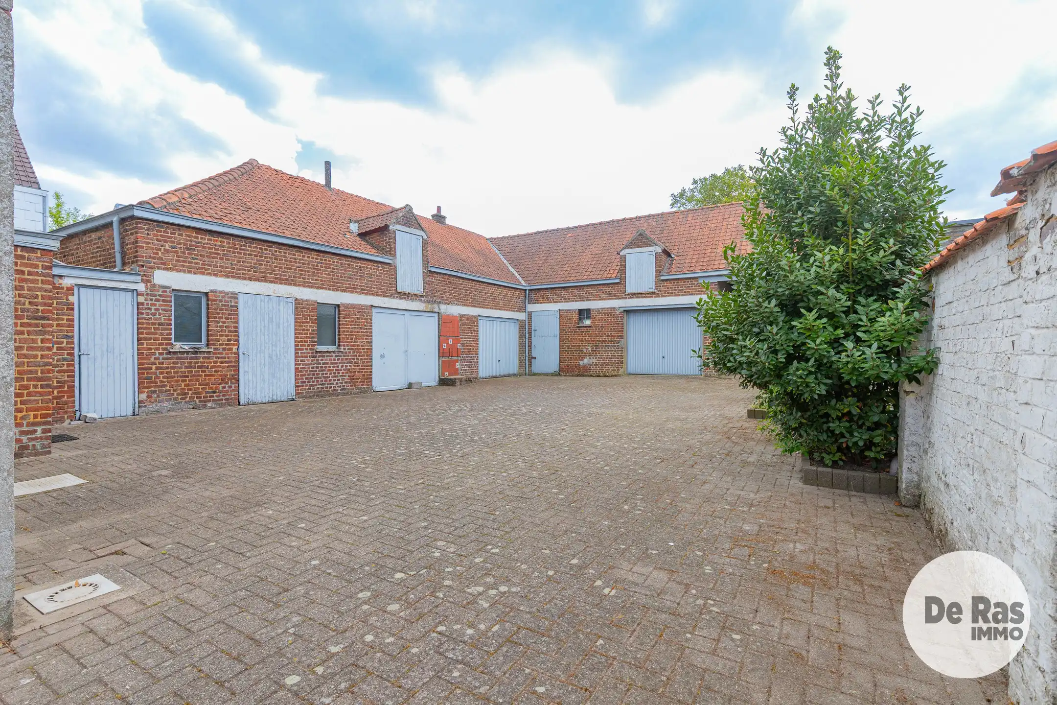 BURST - Te renoveren woning met tal van mogelijkheden foto 24