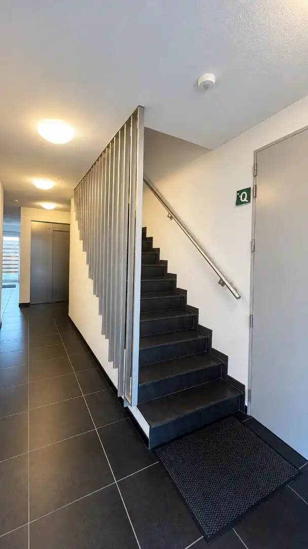 Instapklaar appartement met afzonderlijke garage en terras foto 8
