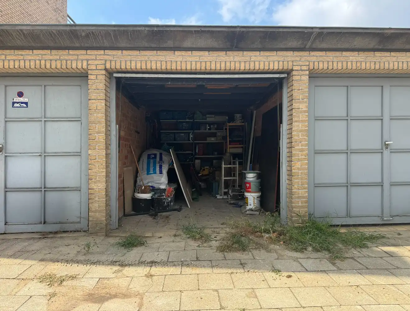 Garagebox met kantelpoort te Deurne! foto {{pictureIndex}}