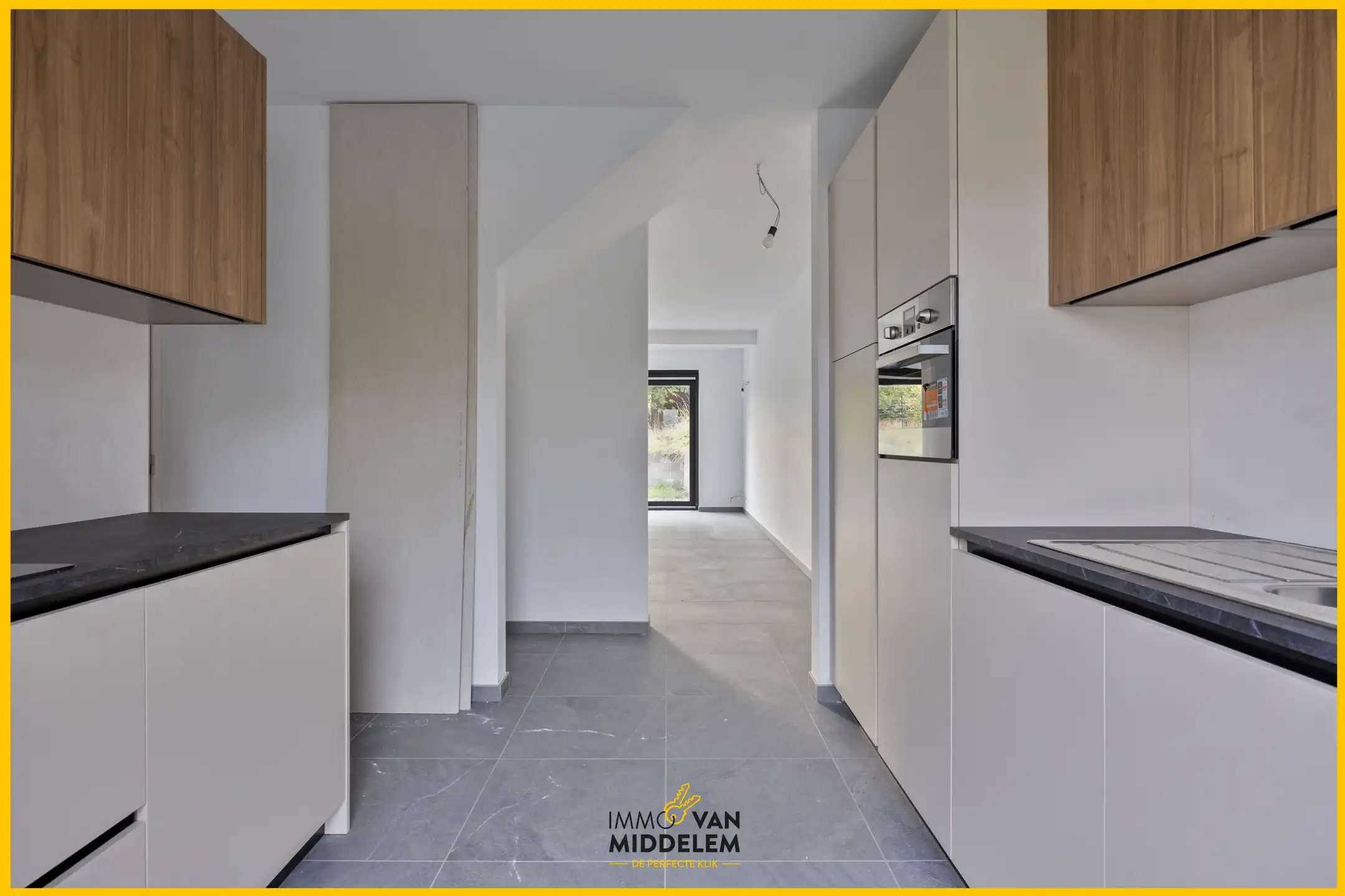 INSTAPKLARE NIEUWBOUWWONING MET 4 KAMERS, GARAGE EN TUIN foto 5