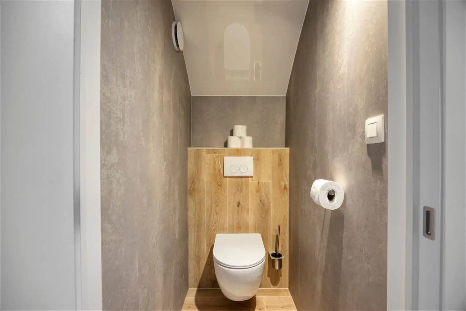 Gerenoveerde, energiezuinige villa met 6 slaapkamers. foto 20