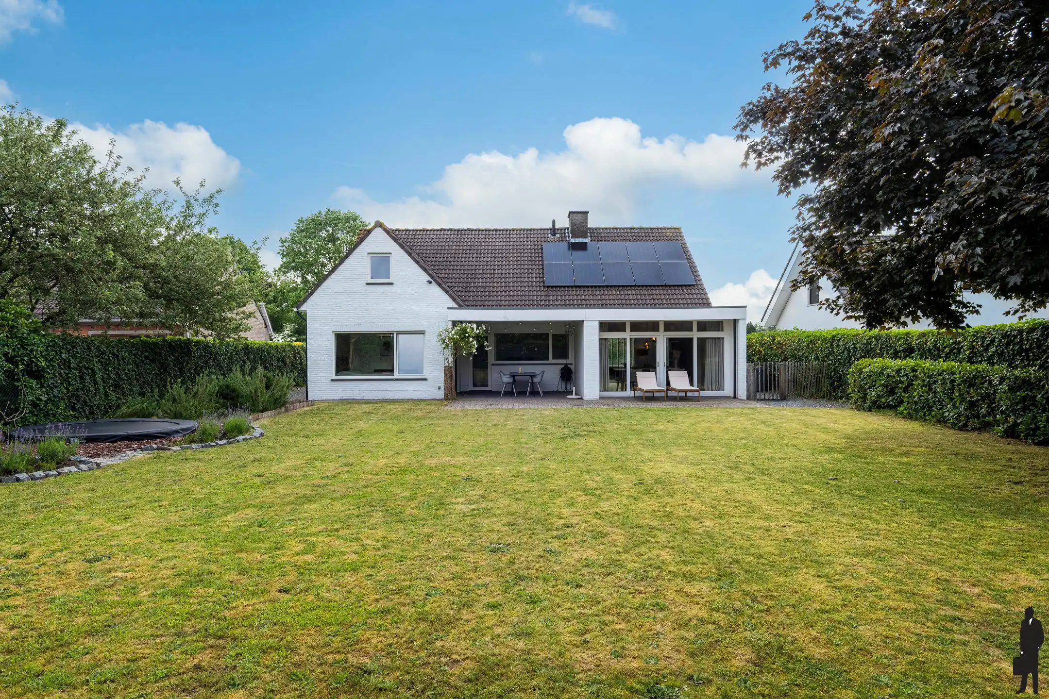 luxe afgewerkte vrijstaande woning op 842 m² in Poppel. foto {{pictureIndex}}