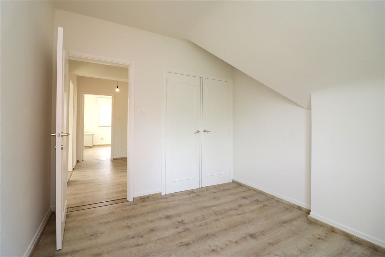 Villawoning met 4 slaapkamers en bijgebouw foto 30