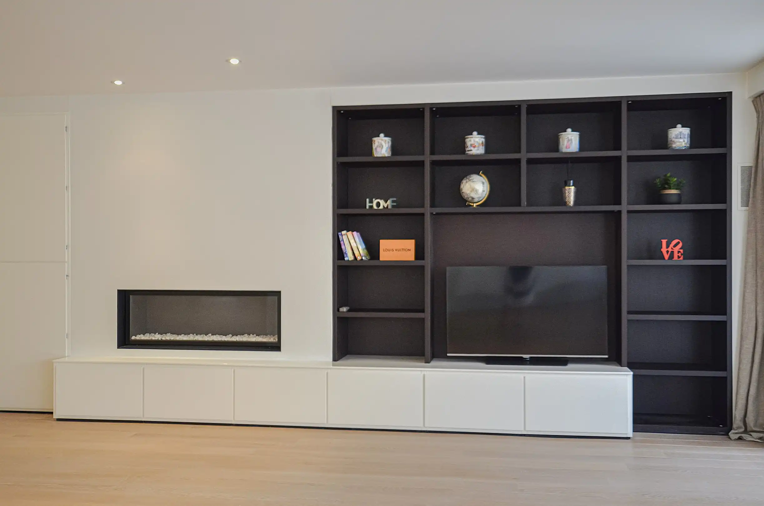 Topaanbieding – Uitzonderlijk ruim appartement gelegen in een stijlvolle residentie. foto 7