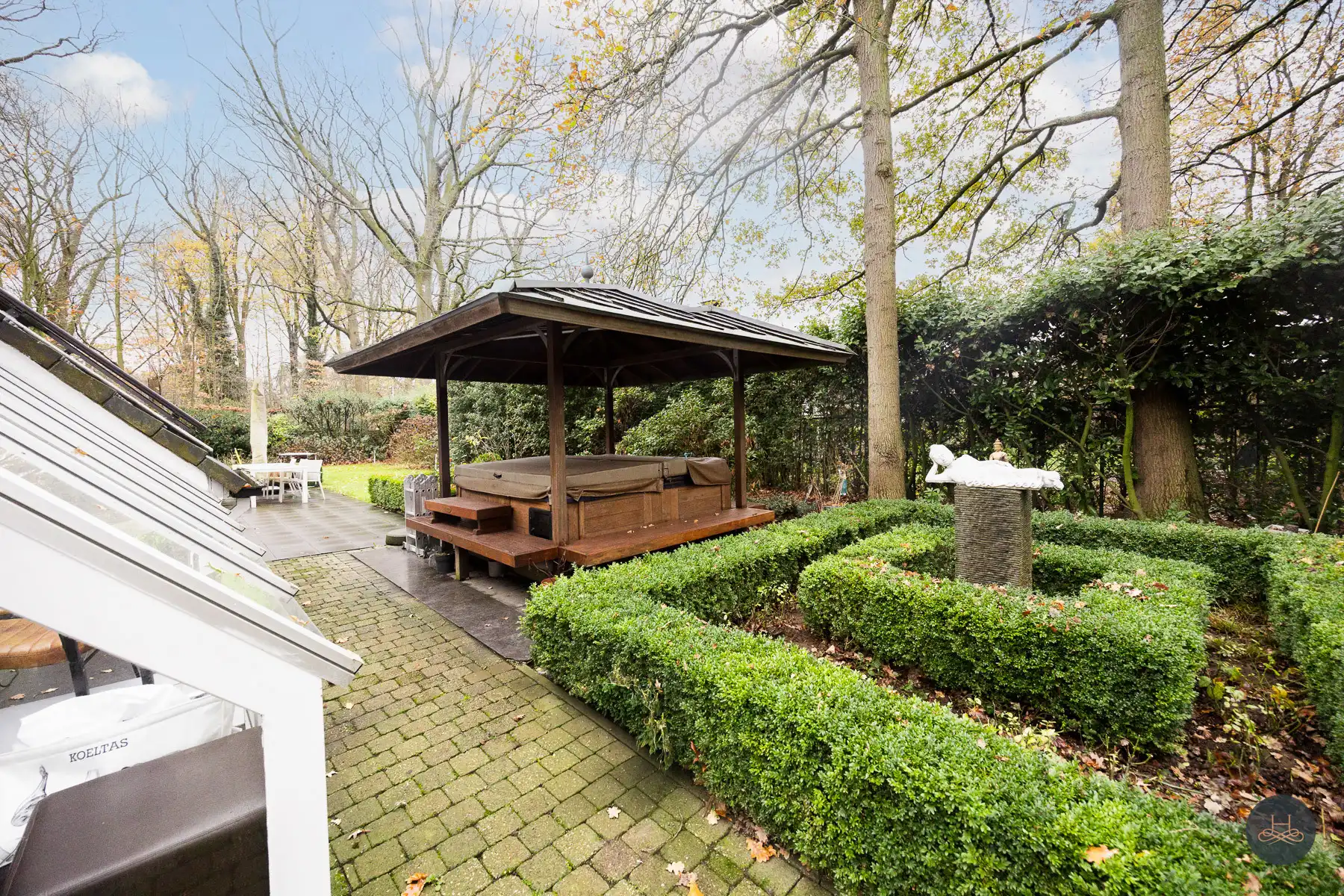 Functionele villa te koop met prachtige bomen op toplocatie foto 24