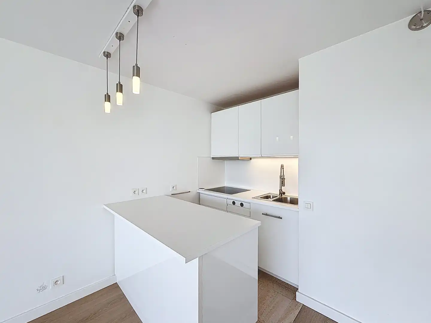 Zuid georiënteerde studio met panoramisch uitzicht op de vaargeul van Nieuwpoort foto 6