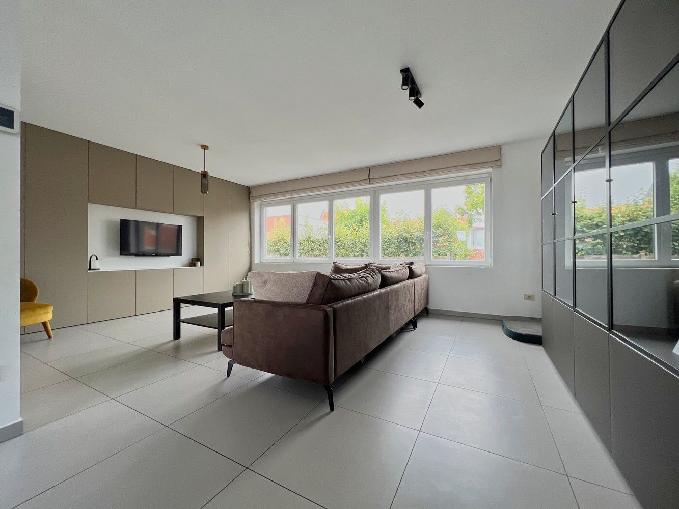 Instapklare en lichtrijke woning (4 slpks) + tuin! foto 2