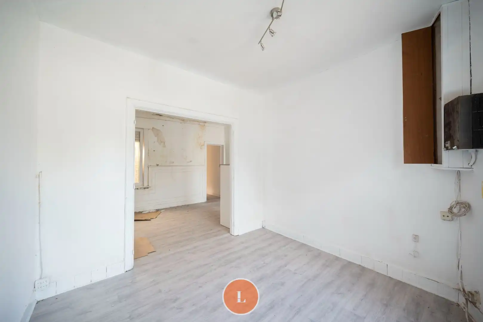 Te renoveren woning in Wevelgem te koop foto 2