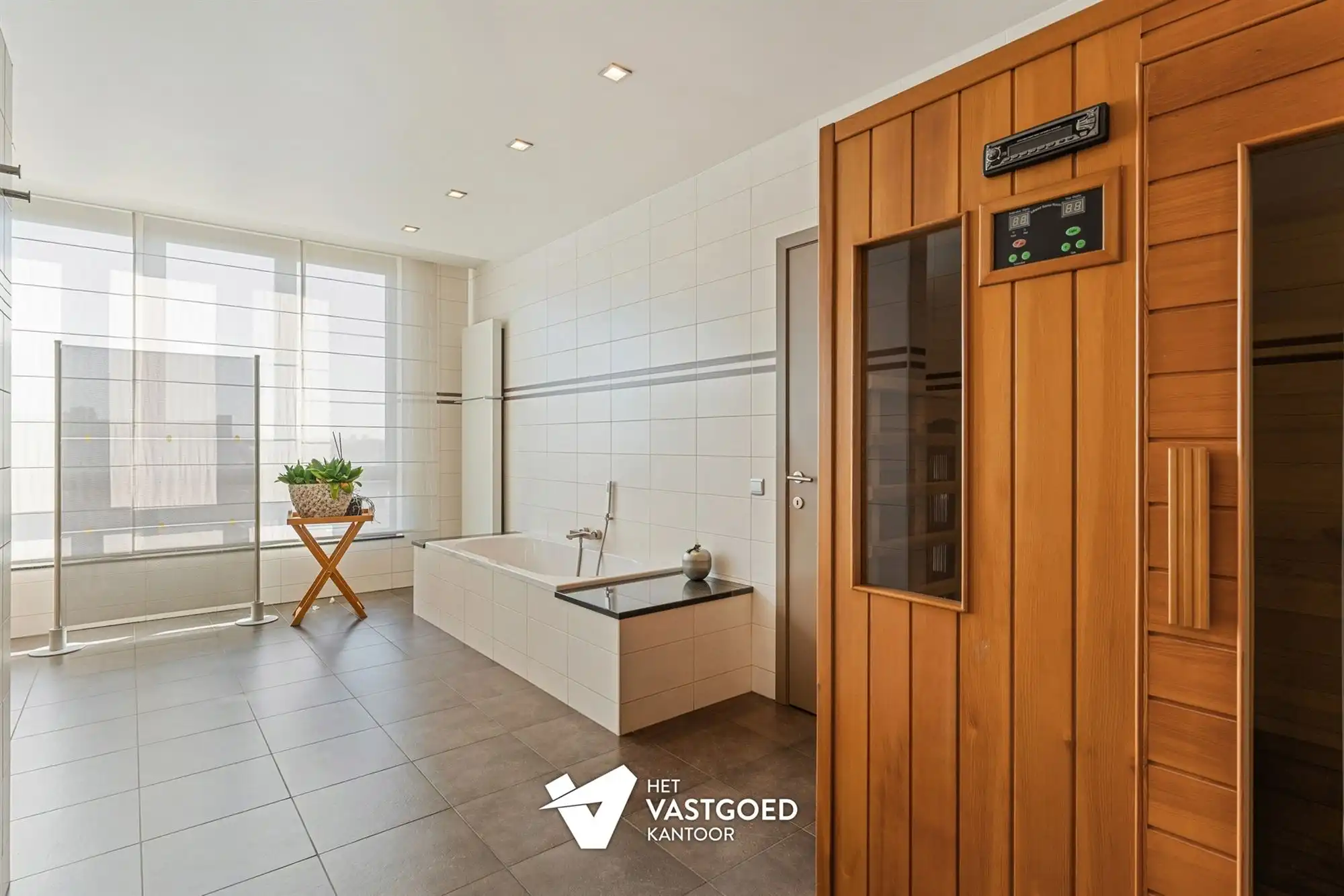 ZEER RUIME PENTHOUSE (340M²) IN UITSTEKENDE STAAT MET 3 TERRASSEN TE TESSENDERLO CENTRUM foto 18