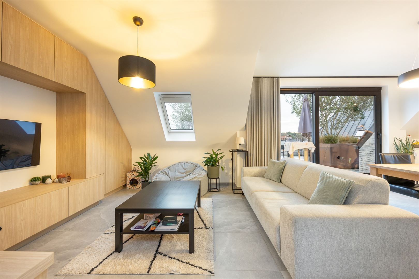Luxe dakappartement met ruim zuidwest terras.  foto 3