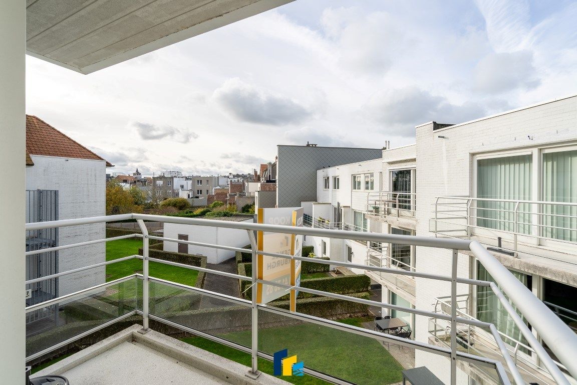 Stijlvolle studio met balkon in rustige setting foto 11