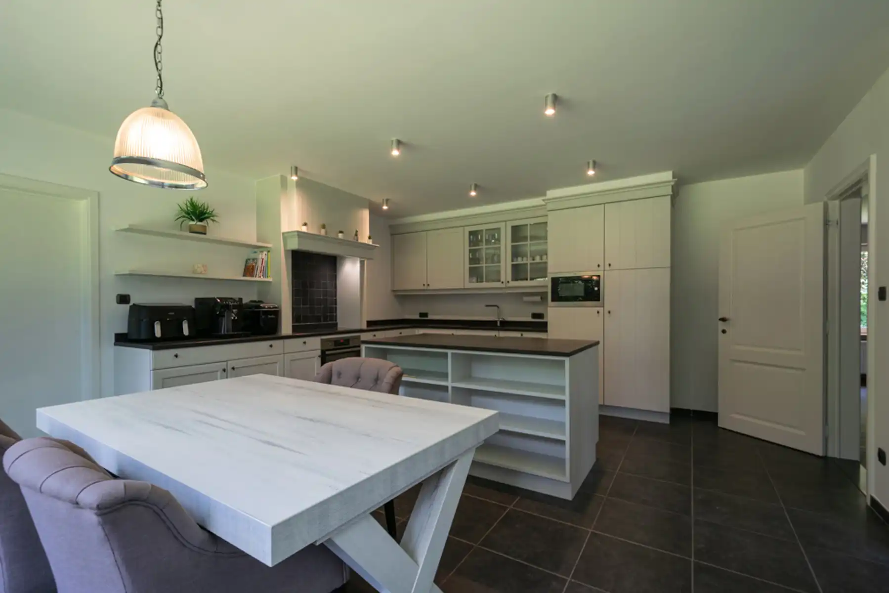 STIJLVOLLE VILLA MET TAL VAN MOGELIJHEDEN foto 12