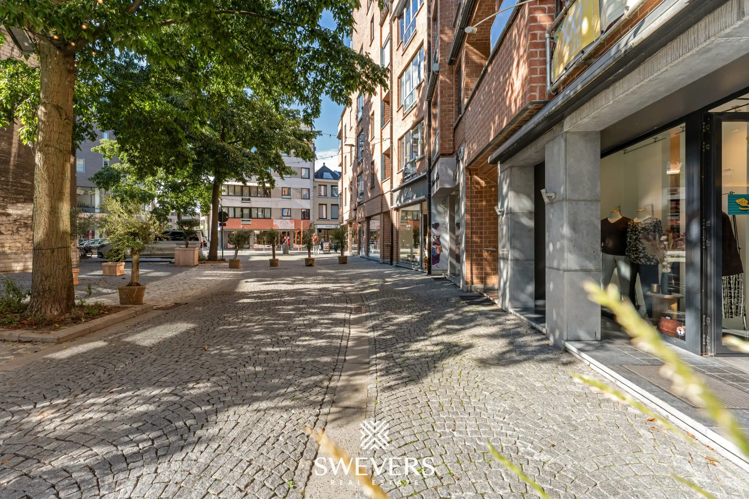 Commerciële topligging aan Sint-Martenplein in Sint-Truiden foto 18