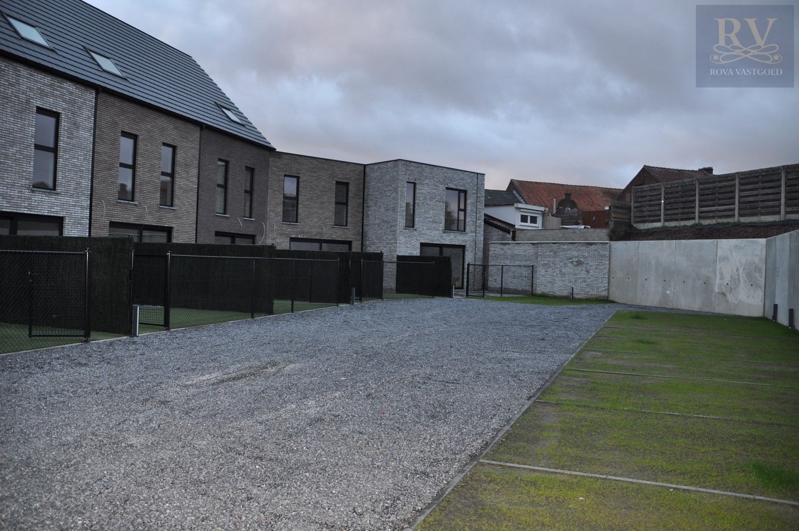 UITVERHUUURD 7 UNIEKE NIEUWBOUWWONINGEN TE HUUR IN LANAKEN CENTRUM MET 2 OF 3 SLPK foto 8