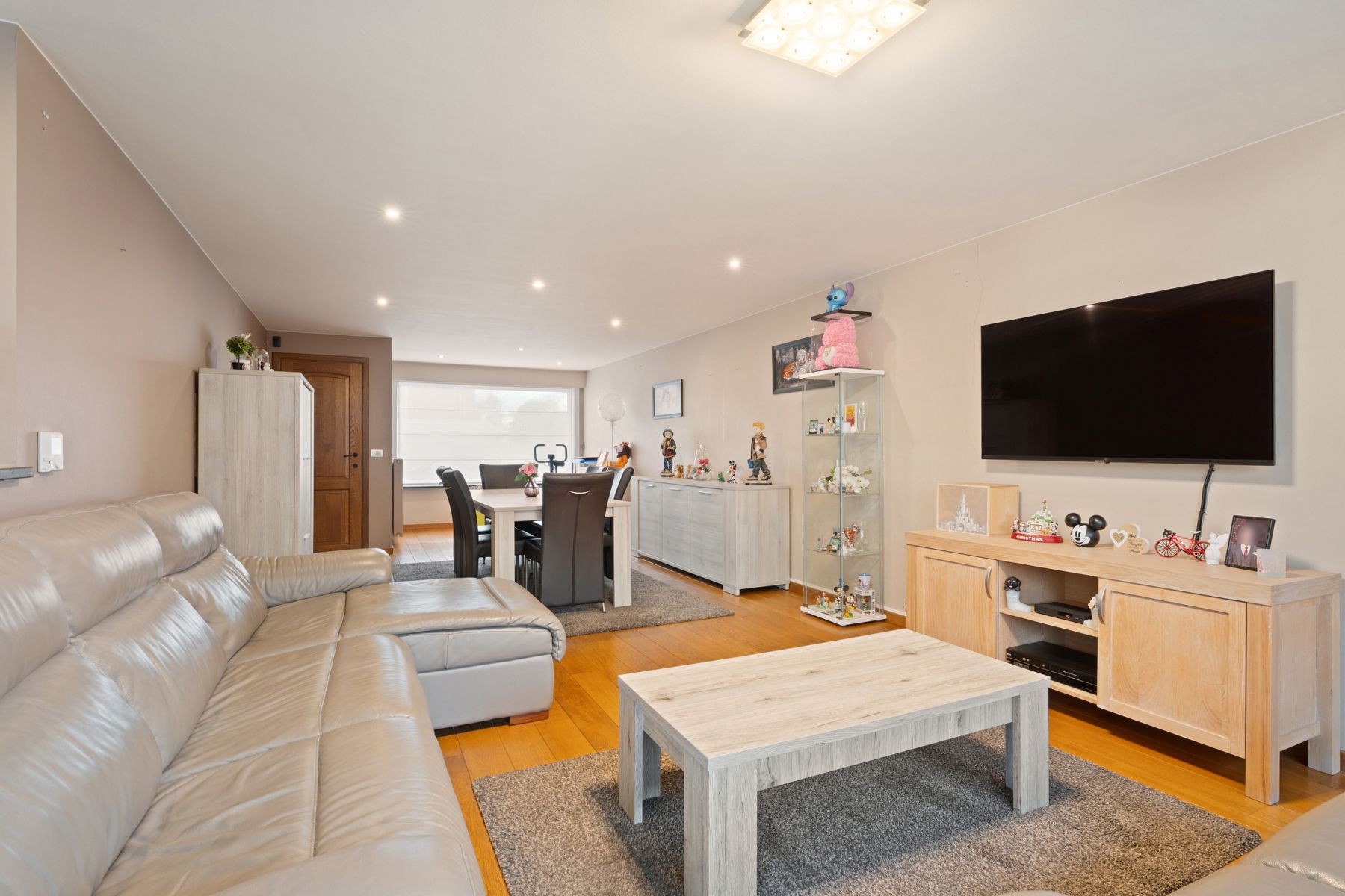 Rustig en centraal gelegen instapklare woning met garage. foto 3