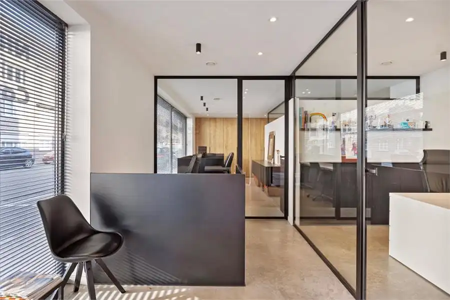 Modern kantoorgebouw te huur op toplocatie in Tessenderlo-Ham foto 5