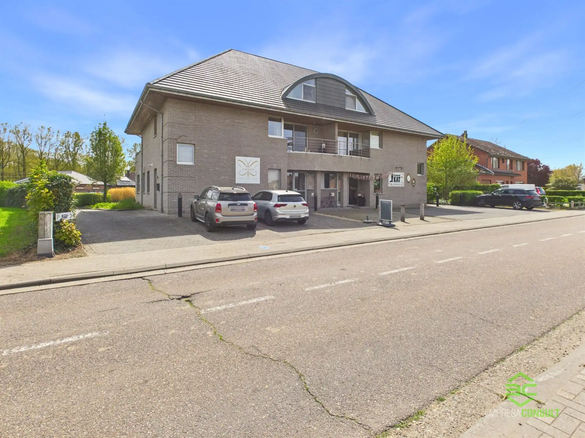 Handelsruimte van 125m² aan doorgaande weg in Budingen! foto 3