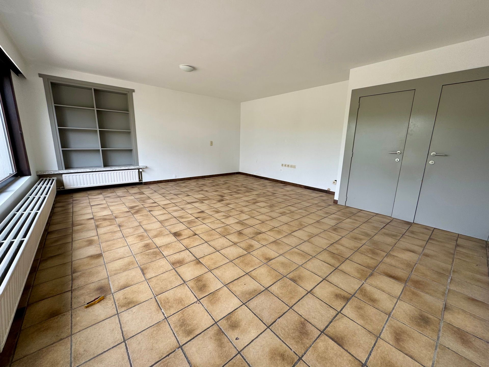 Handelspand met duplex-appartement te Langdorp foto 10
