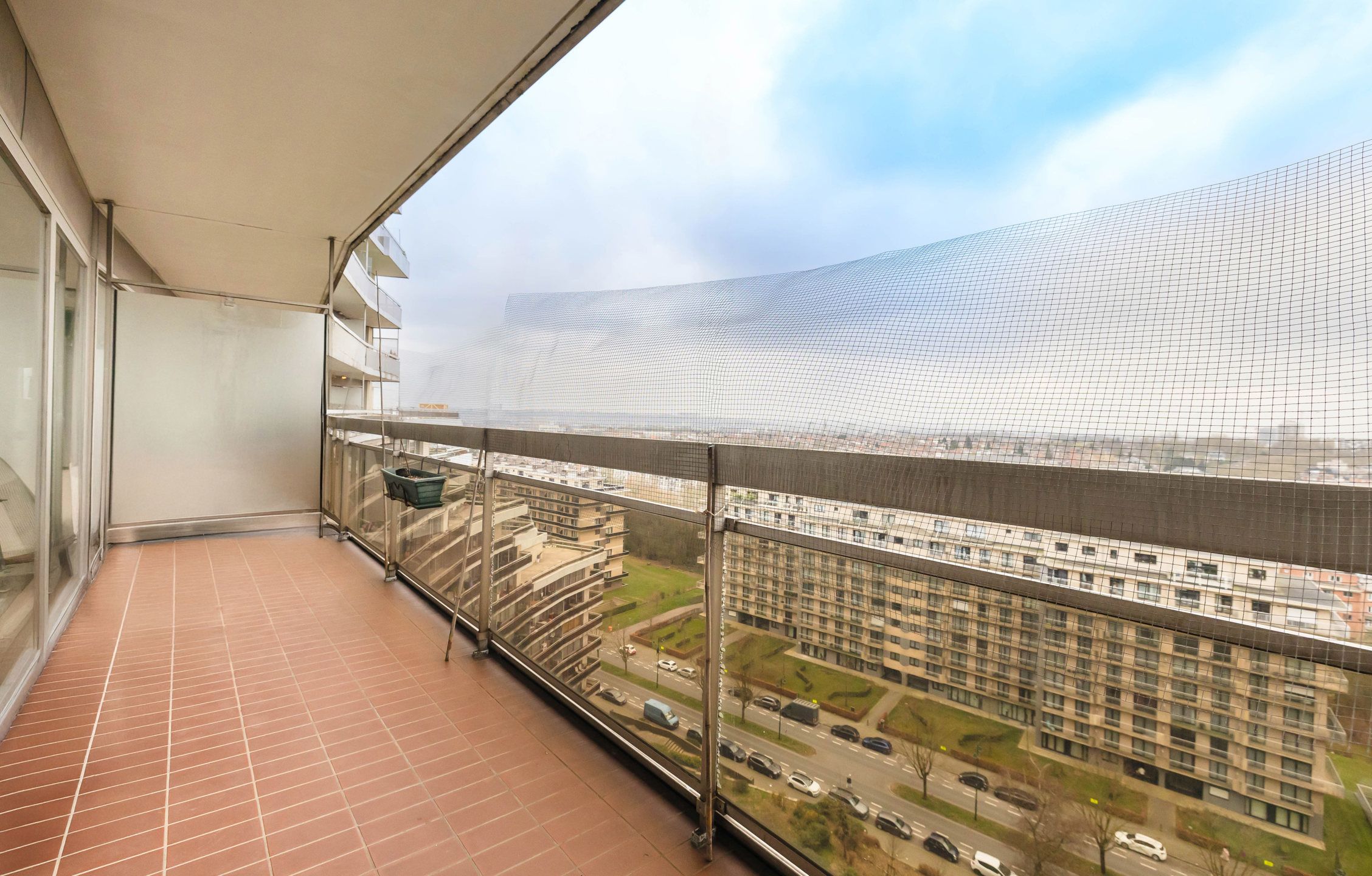 Ruim appartement van ± 100m² met 2 slaapkamers foto 4
