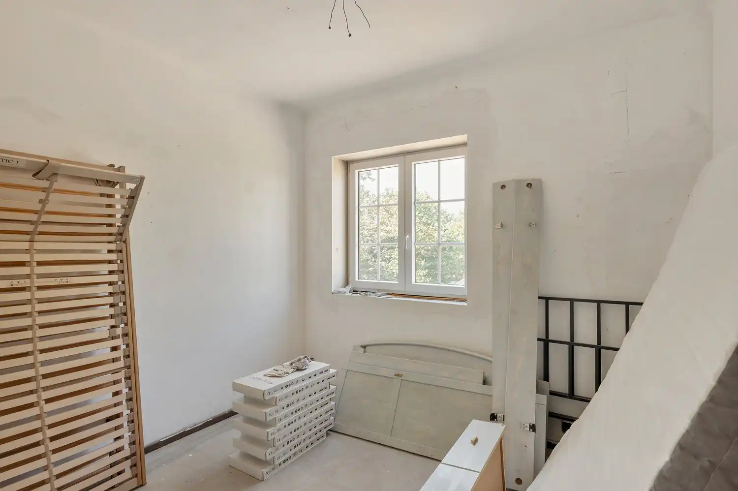 Grotendeels gerenoveerde gezinswoning op een ruim perceel van 1.084 m². foto 10