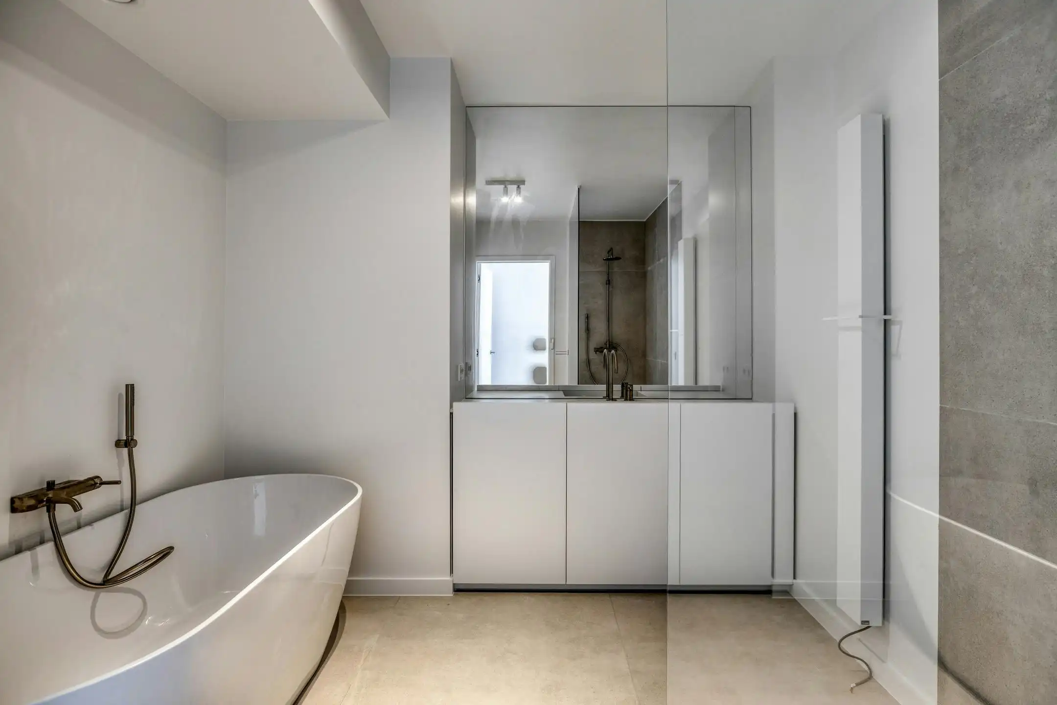 Ruim nieuwbouw appartement (147m²) met 3 slaapkamers foto 13