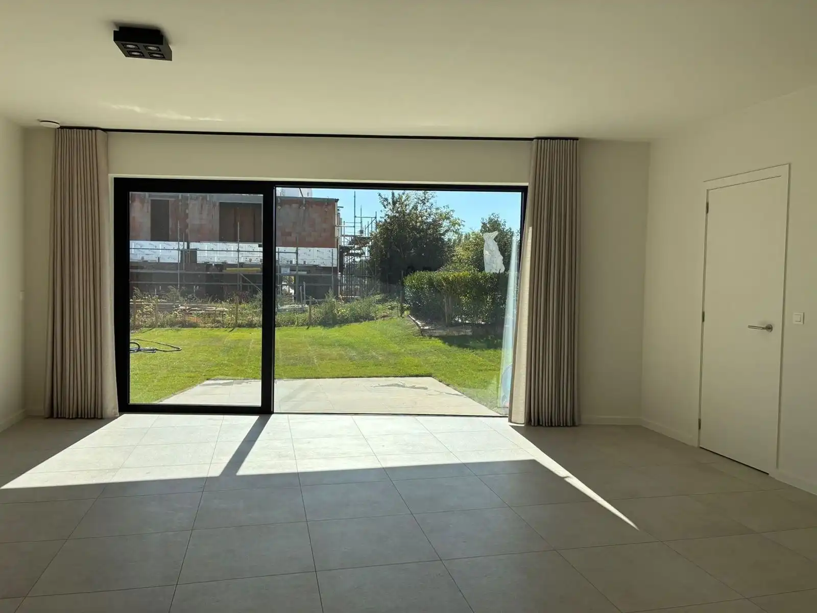 Nieuwbouw appartement met 2 slaapkamers terras tuin en staanplaats   foto 2