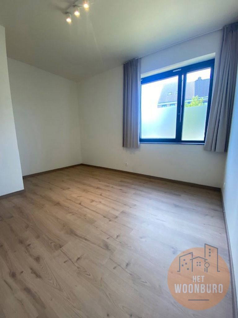 Gelijkvloersappartement met 2 autostaanplaatsen foto 11