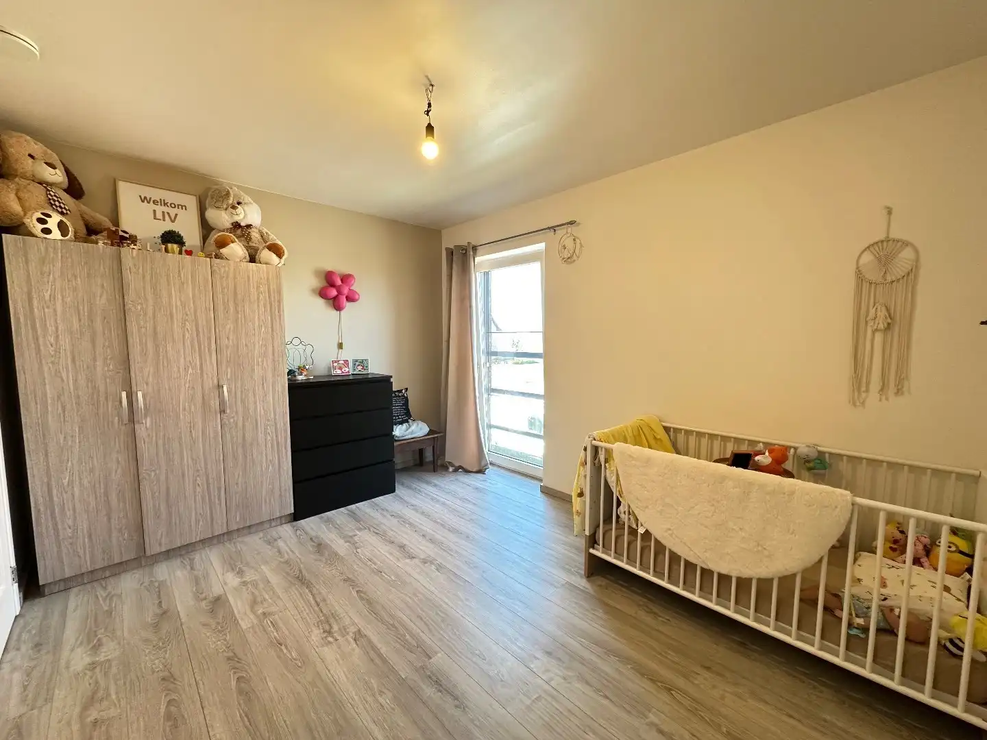 Moderne gezinswoning met drie slaapkamers en energiezuinige afwerking foto 12