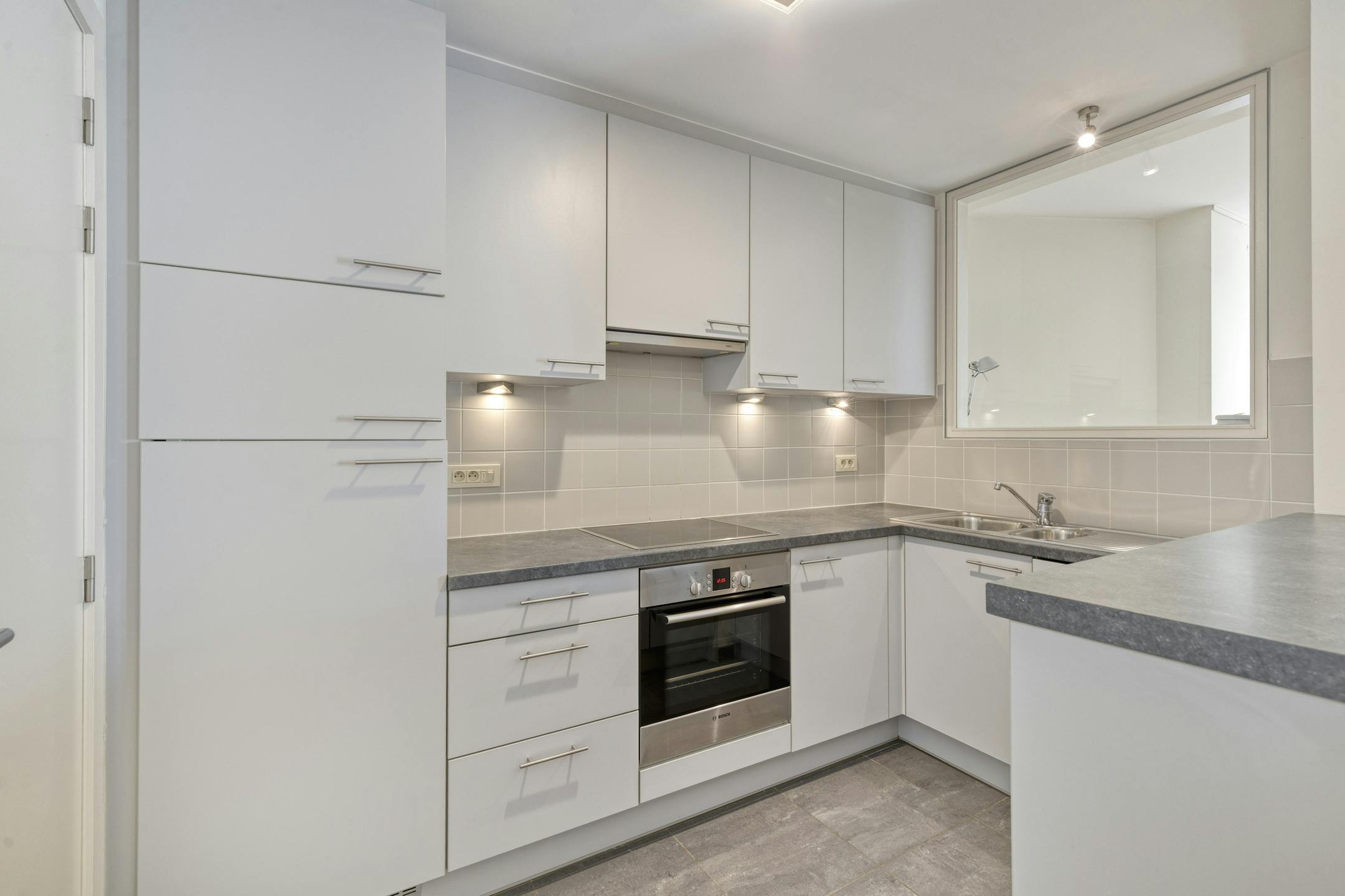 Ruim appartement in het historisch hart van Brugge foto 6