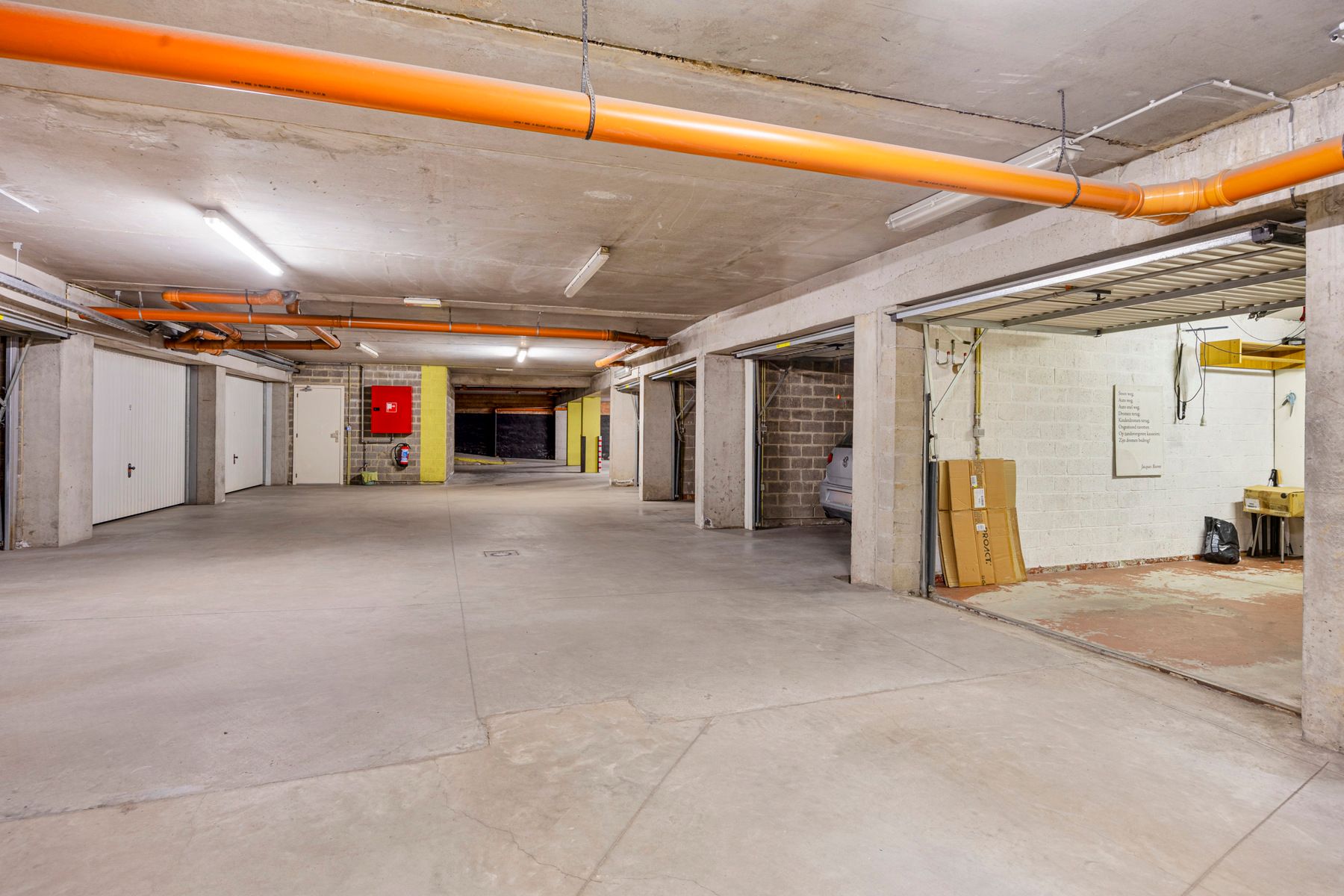 Licht en ruimte in dit appartement met tuin, inpandige garage en lift foto 25