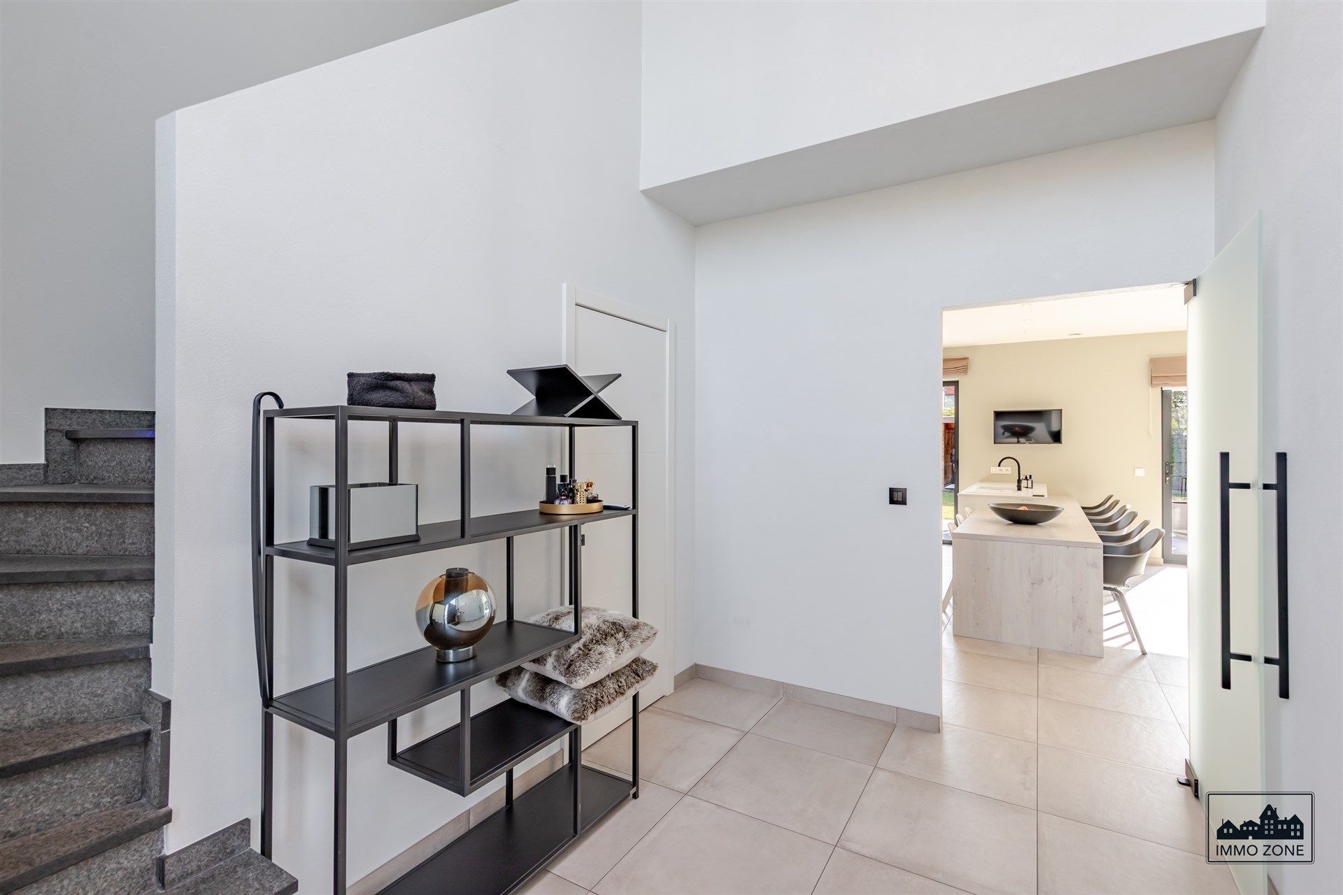 Zeer ruime moderne recente woning te centrum Sint-Niklaas foto 3