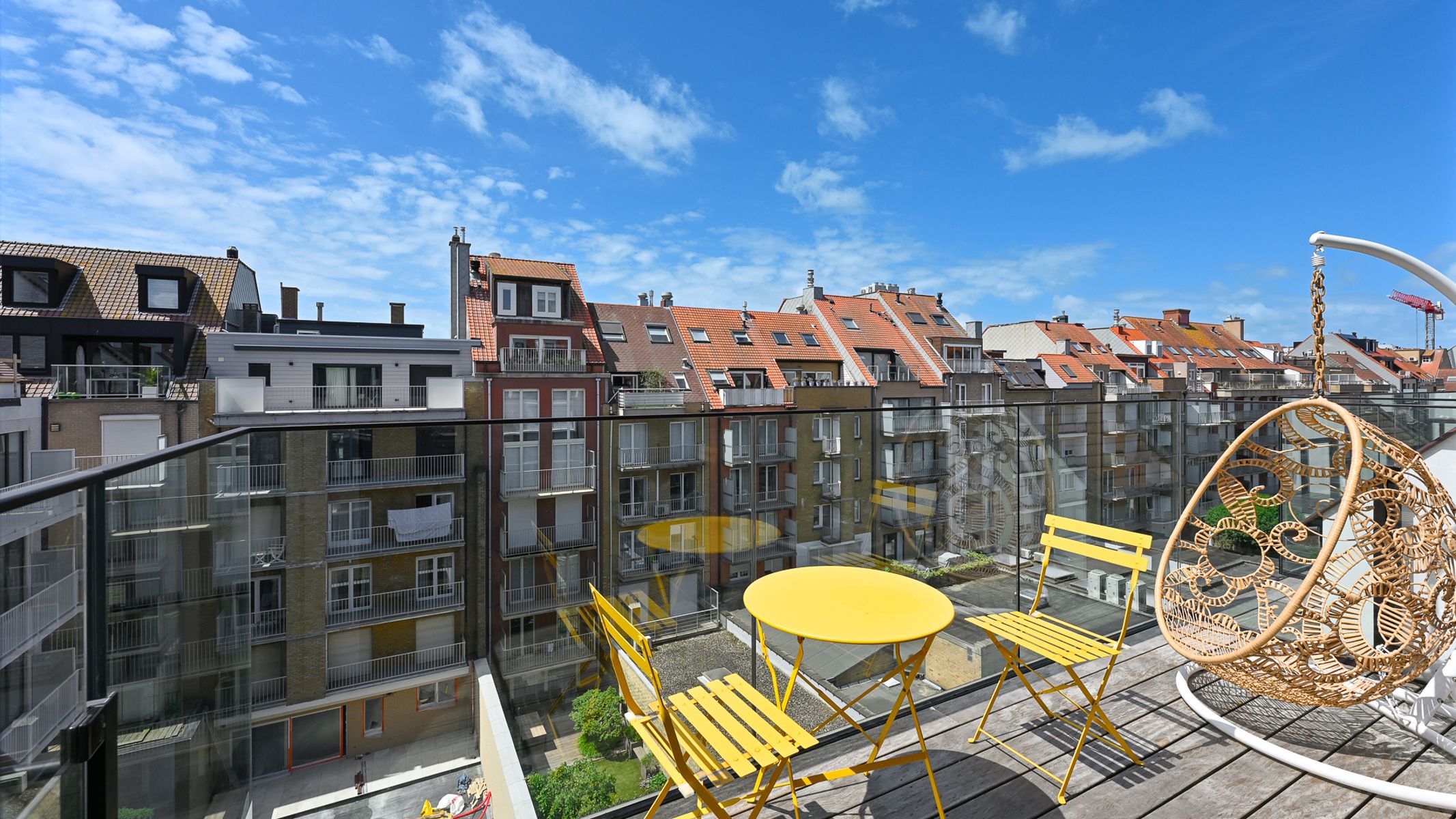 Stijlvol nieuwbouwappartement (2023) met zonneterrassen, op toplocatie vlak bij strand en winkels foto 28