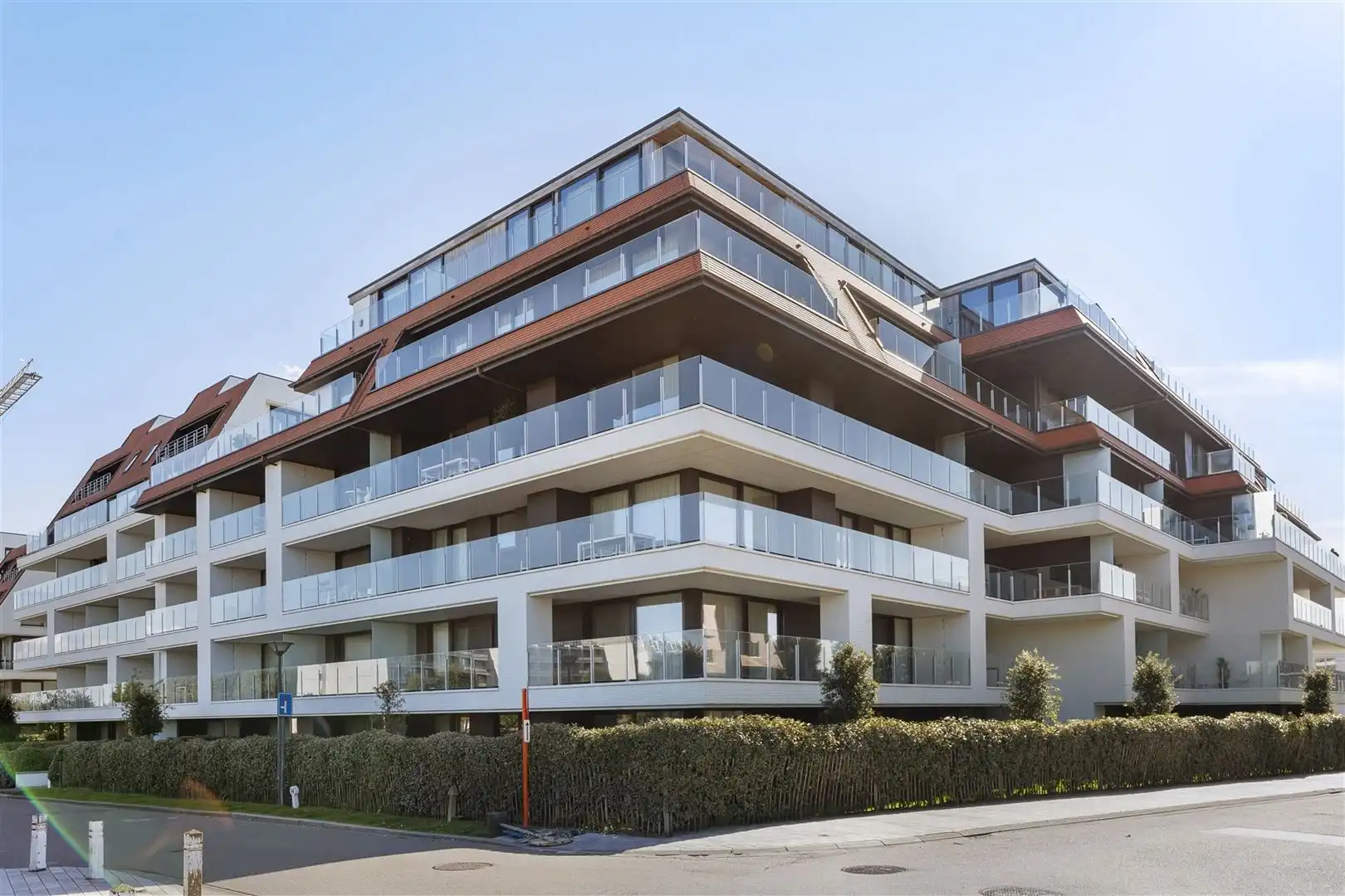 hyperexclusief afgewerkt hoekappartement foto 2