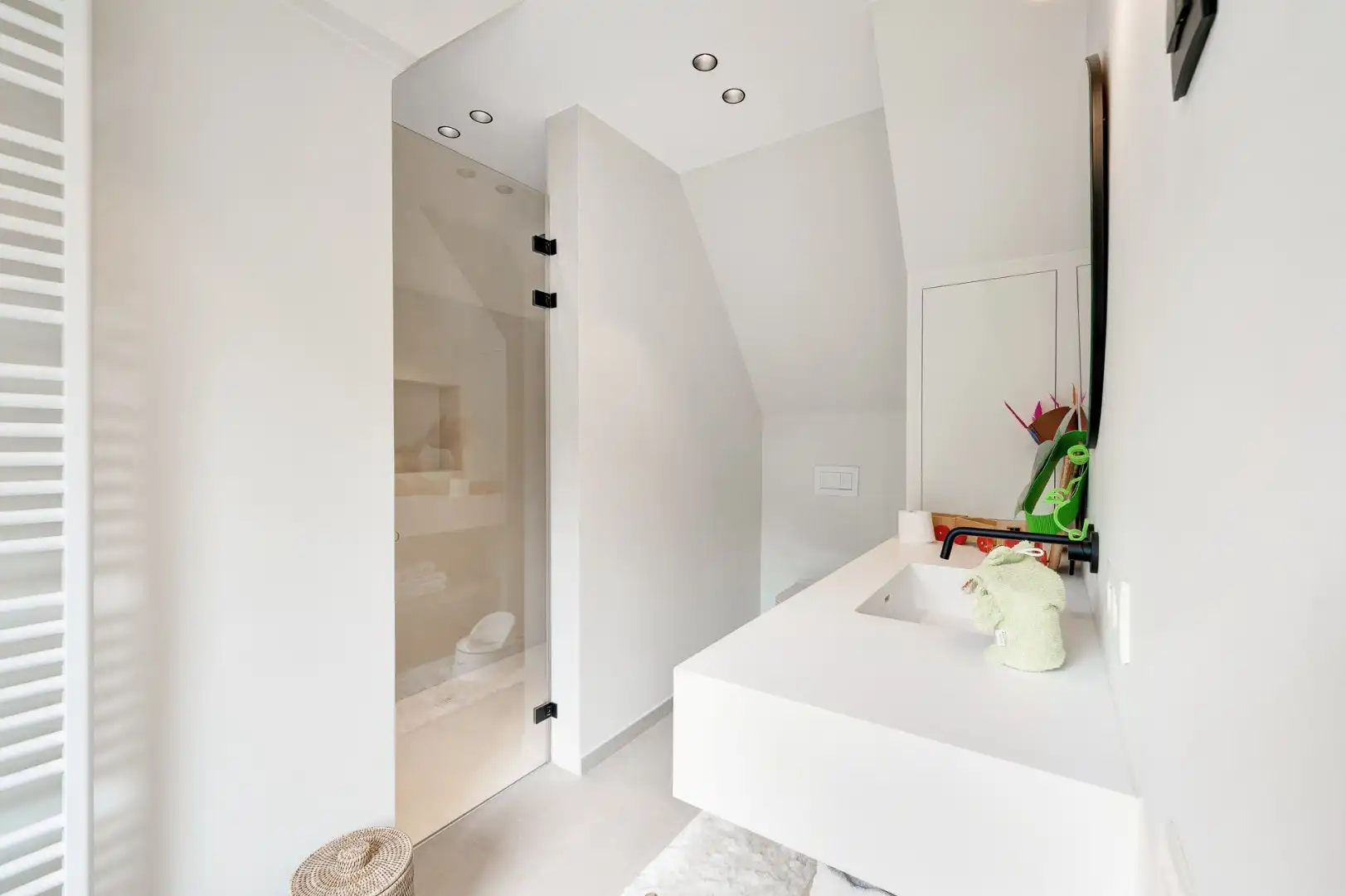 Luxueuze villa gelegen op een zeer rustige en begeerde ligging op enkele passen van het Albertplein foto 19