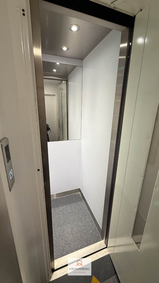 Zonnig 2 slaapkamerappartement met terrasje foto 28