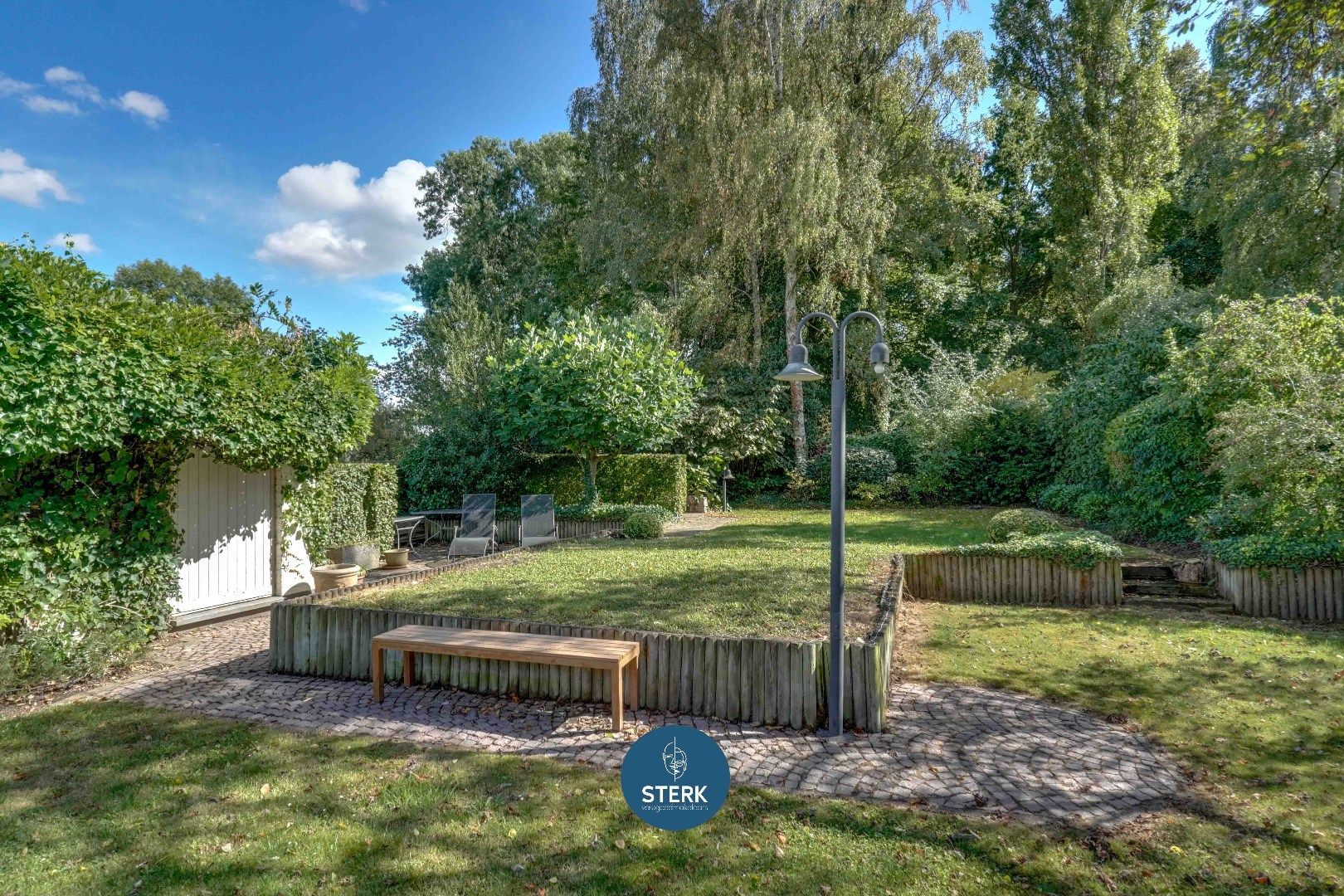 VERRASSEND RUIME GEZINSWONING MET EEN PRACHTIGE TUIN TE BOORSEM !  foto 31