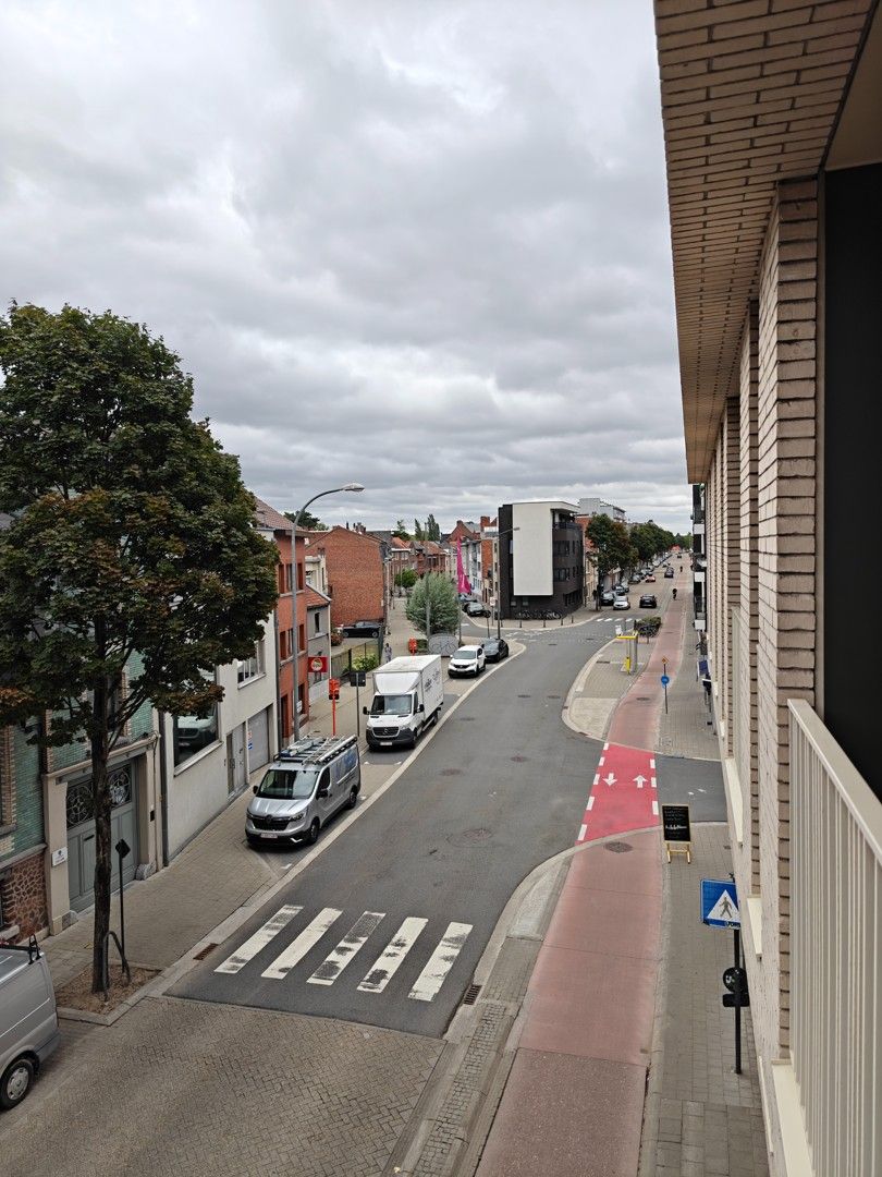 Te huur: Ruim 2-slaapkamerappartement foto 3