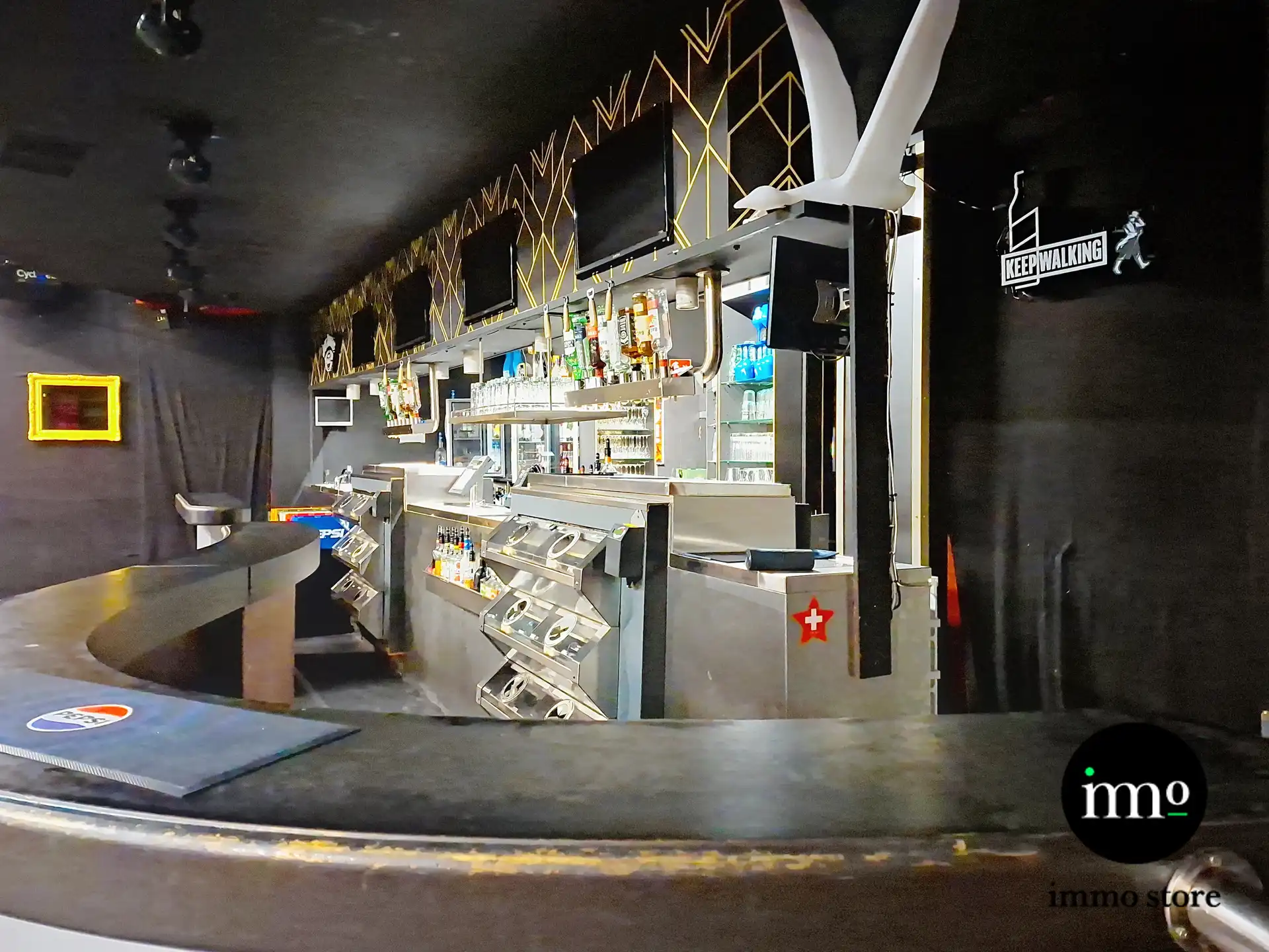 Nightclub met 4 bars en veel meer! foto 9