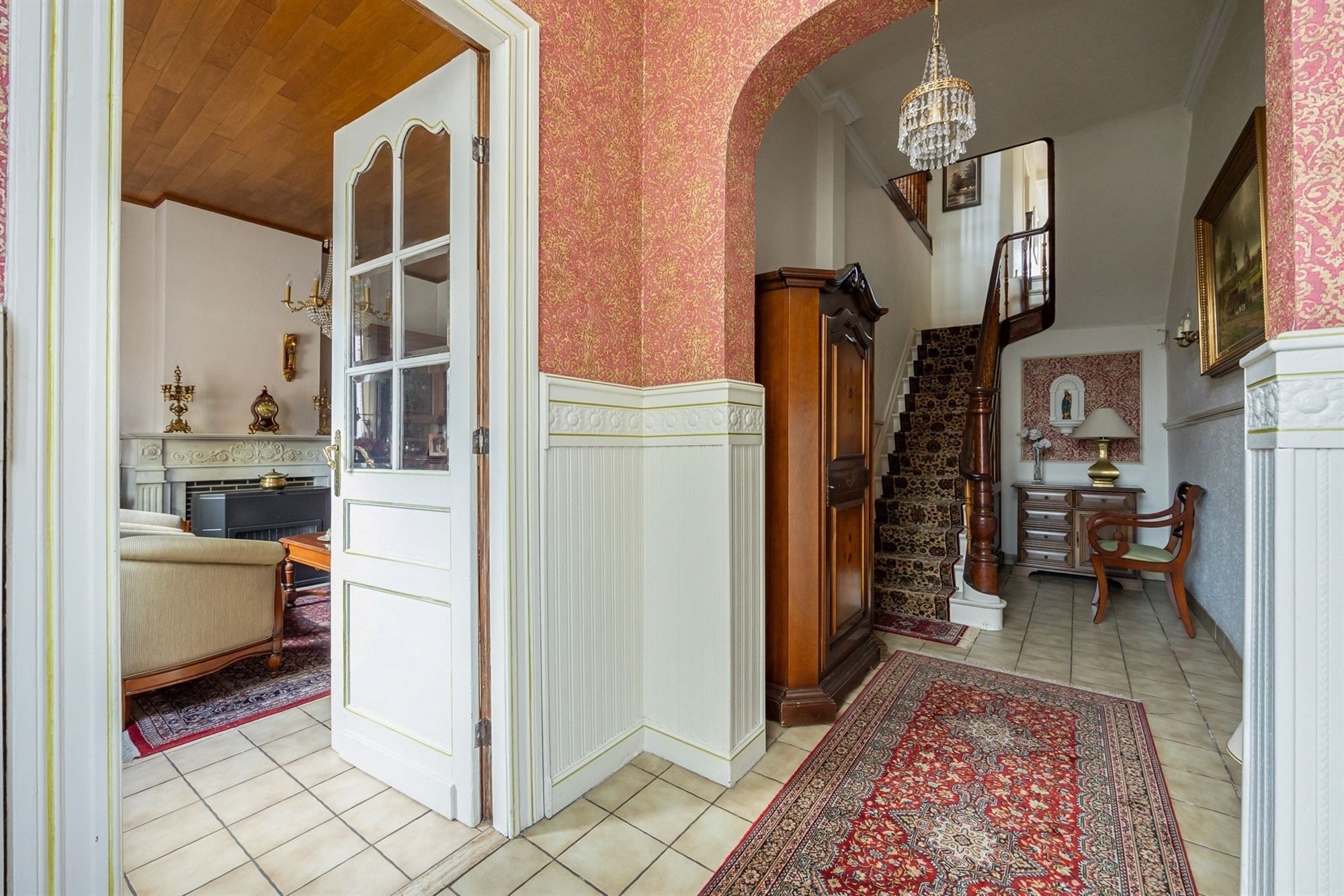 Ruime woning met 4 slpkmrs. en koer foto 16