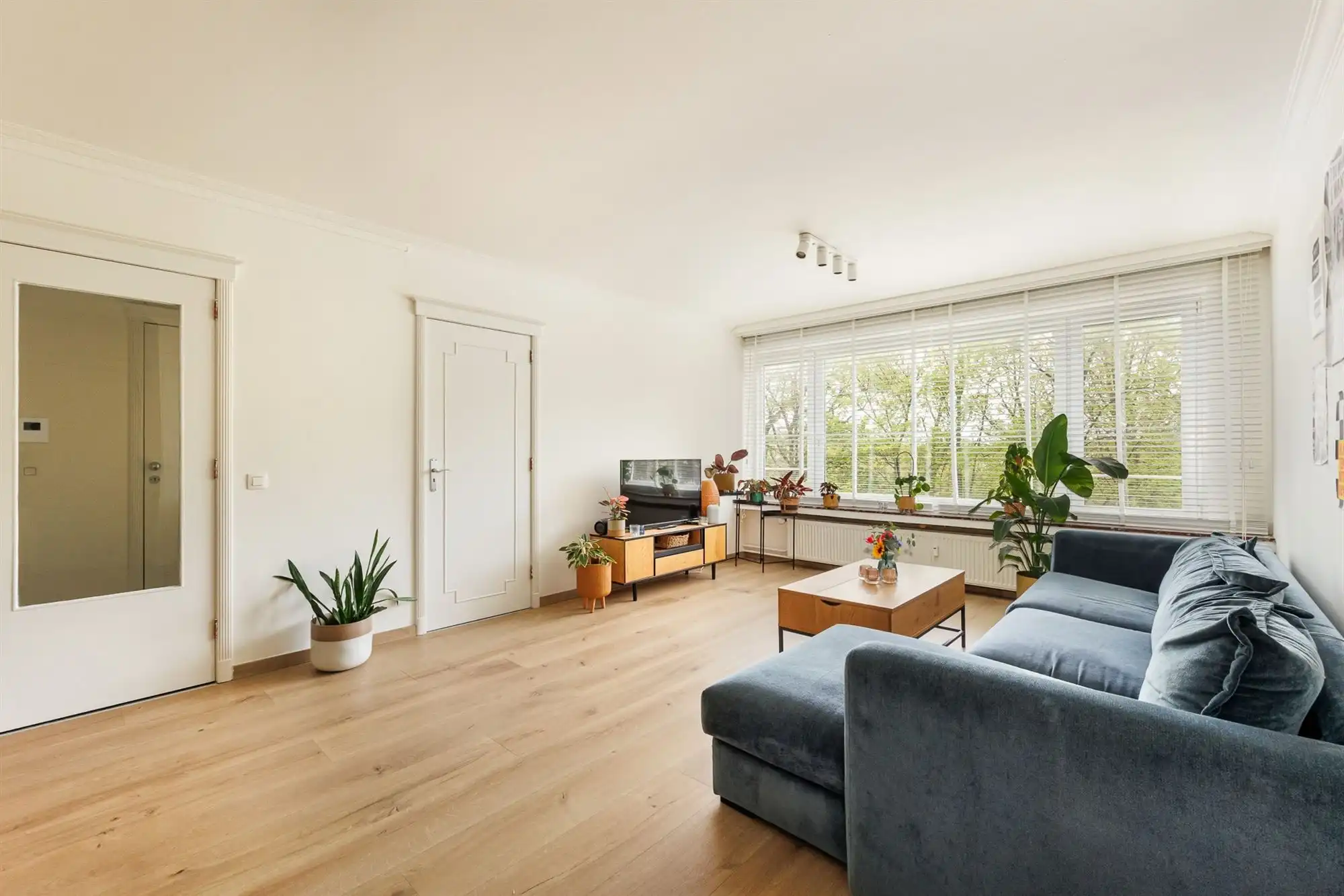 Gerenoveerd 2 Slaapkamer appartement met terras in Berchem foto 7