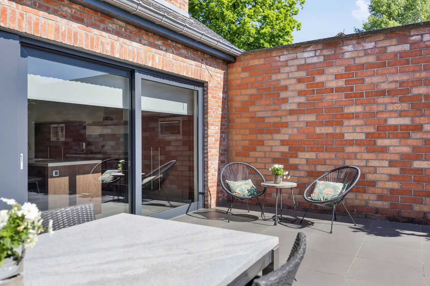 Stijlvol wonen in As: ruime, instapklare woning met tuin en garage foto 3