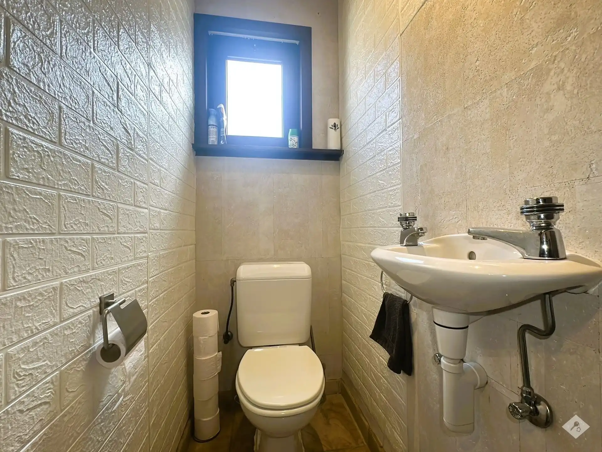 Gezinswoning met 5 slaapkamers op ruim perceel foto 11