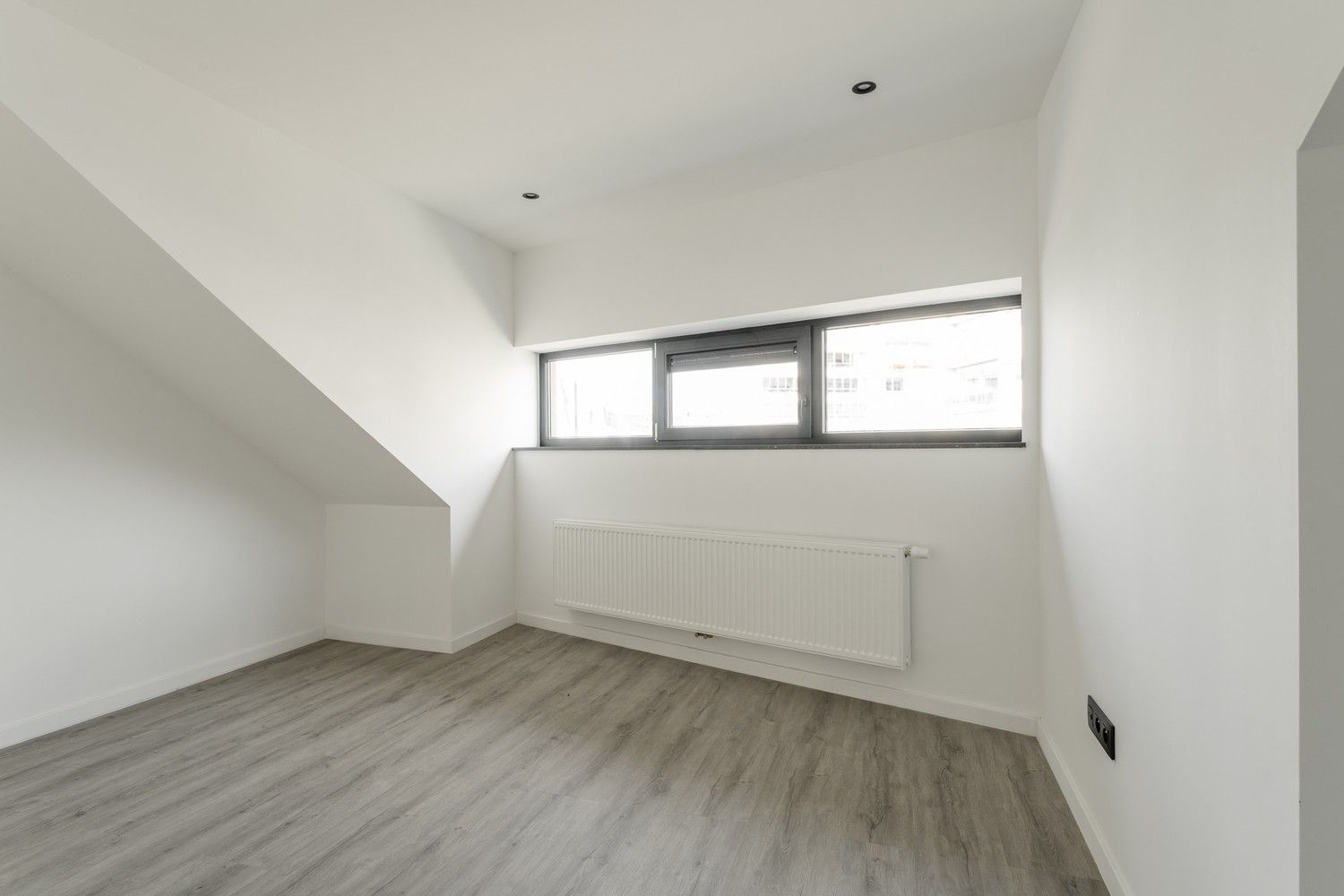 Volledig gerenoveerde stadswoning met 3 slaapkamers en 2 badkamers op een steenworp van Hasselt centrum foto 21