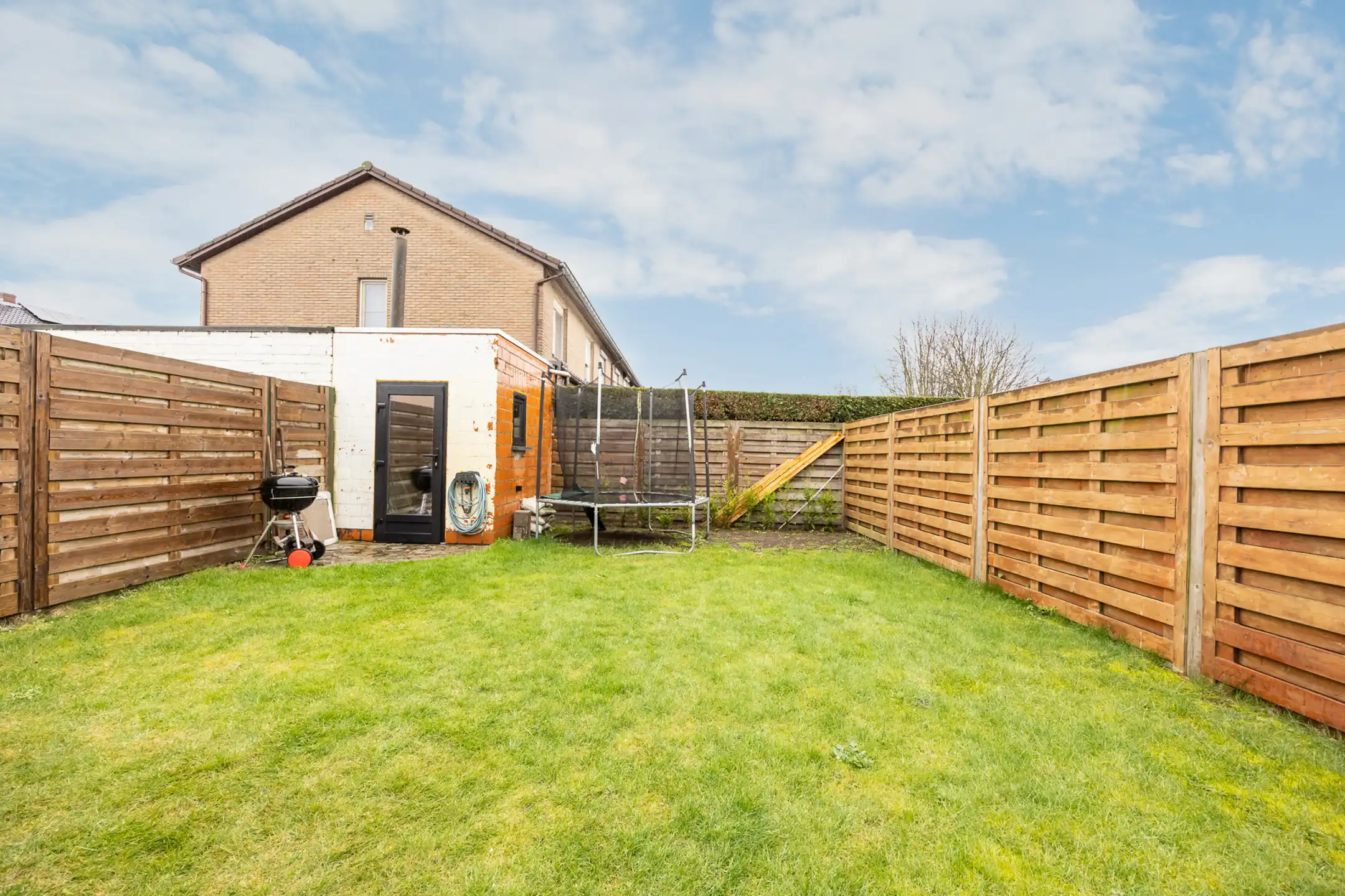 Gunstig gelegen woning met drie slaapkamers en garage foto 42