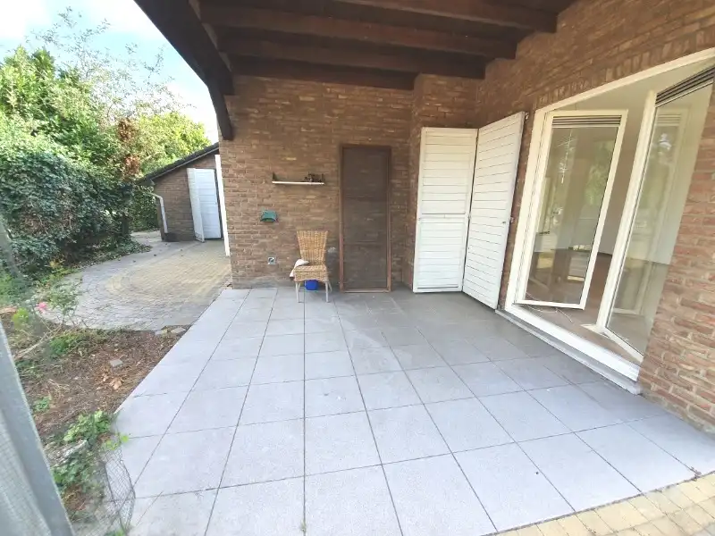 Rustig gelegen 3 slpka-woning met inpandige garage, 2 terrassen en kleine tuin foto 17