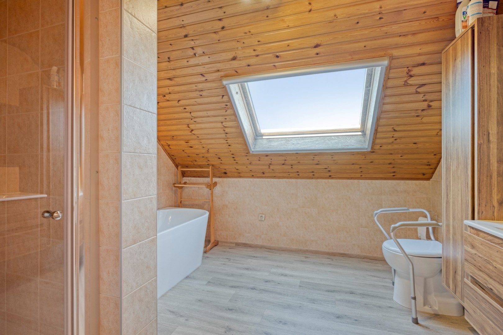 Instapklare woning met 3 slaapkamers en ruimte voor atelier / hobby !  foto 16