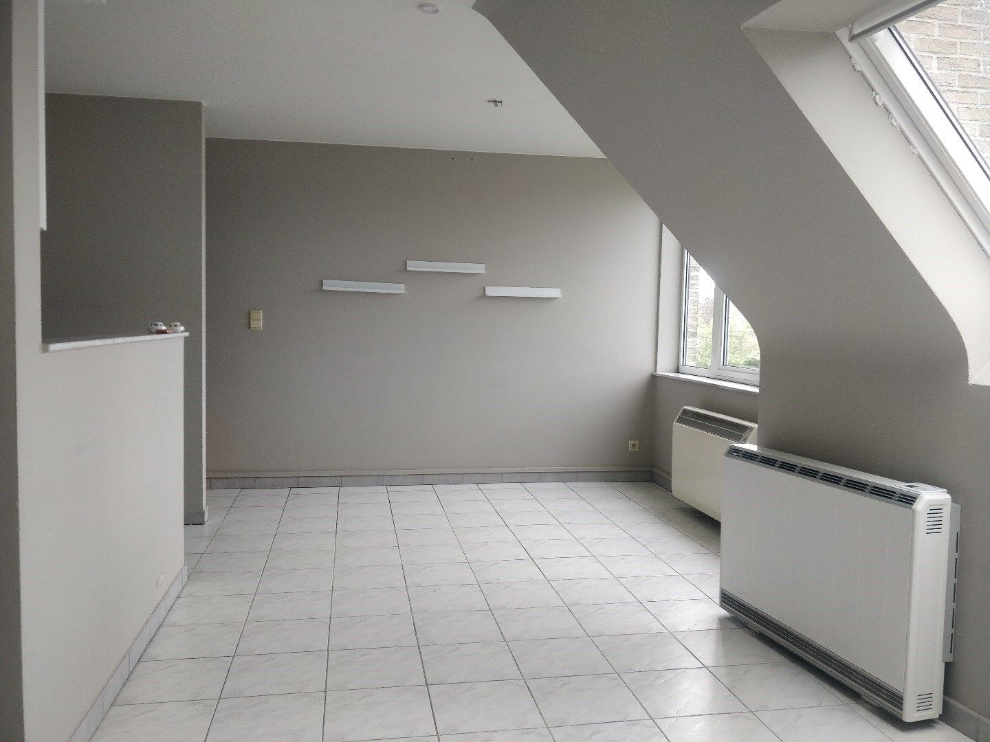 Duplex-appartement te Lokeren op tweede verdieping foto 3