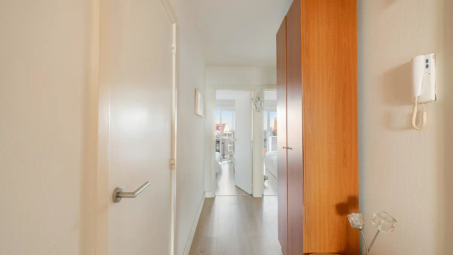 Ruim 2-slaapkamerappartement met frontaal zeezicht op een gegeerde ligging aan de Zeedijk. foto 10