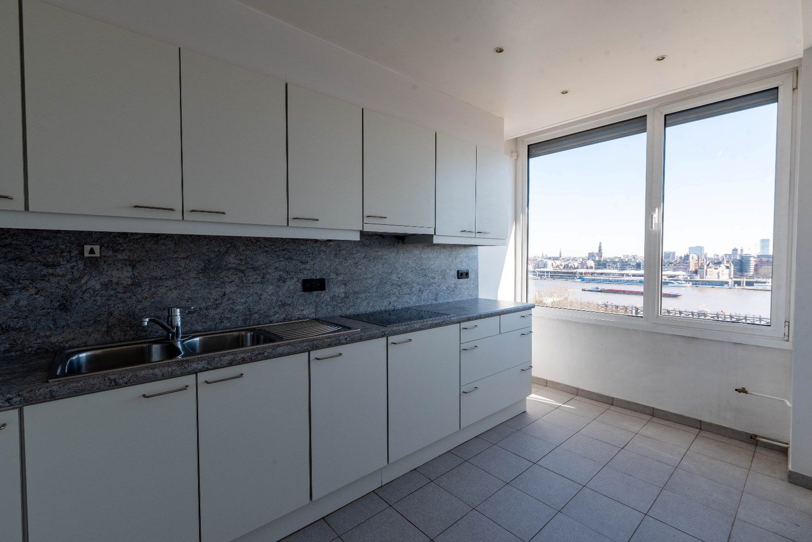 Appartement gelegen op de 9de verdieping foto 4