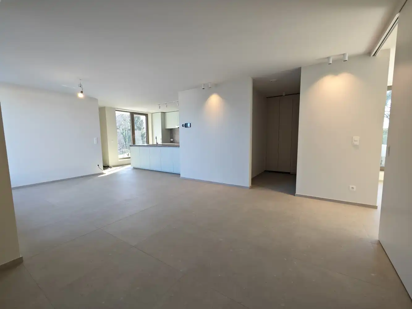 High-end nieuwbouw-duplex met ruim terras, parking en ruime buitenberging foto 12